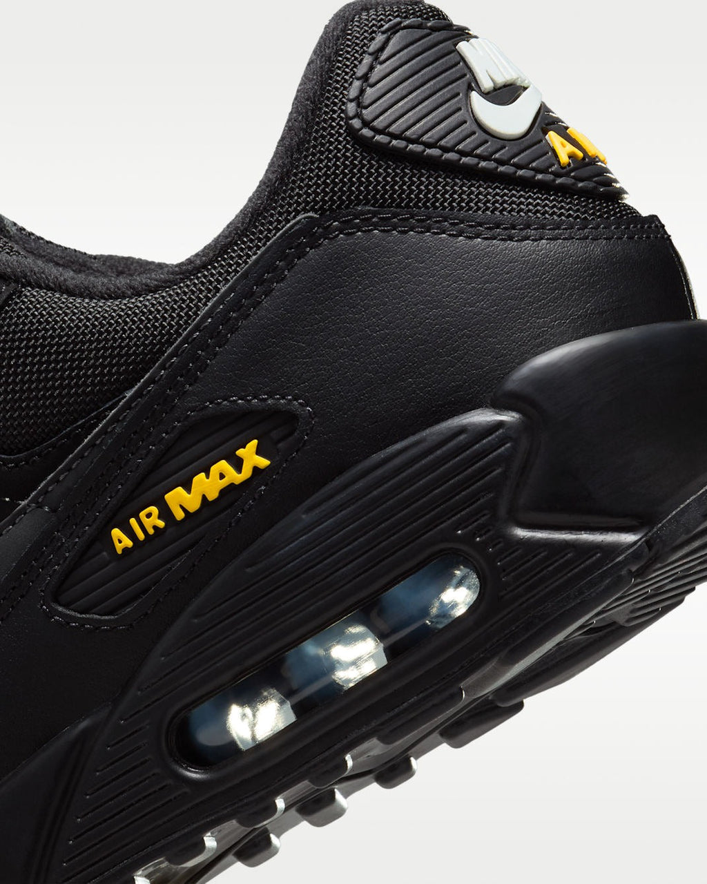 AM 90 Retro Sneakers