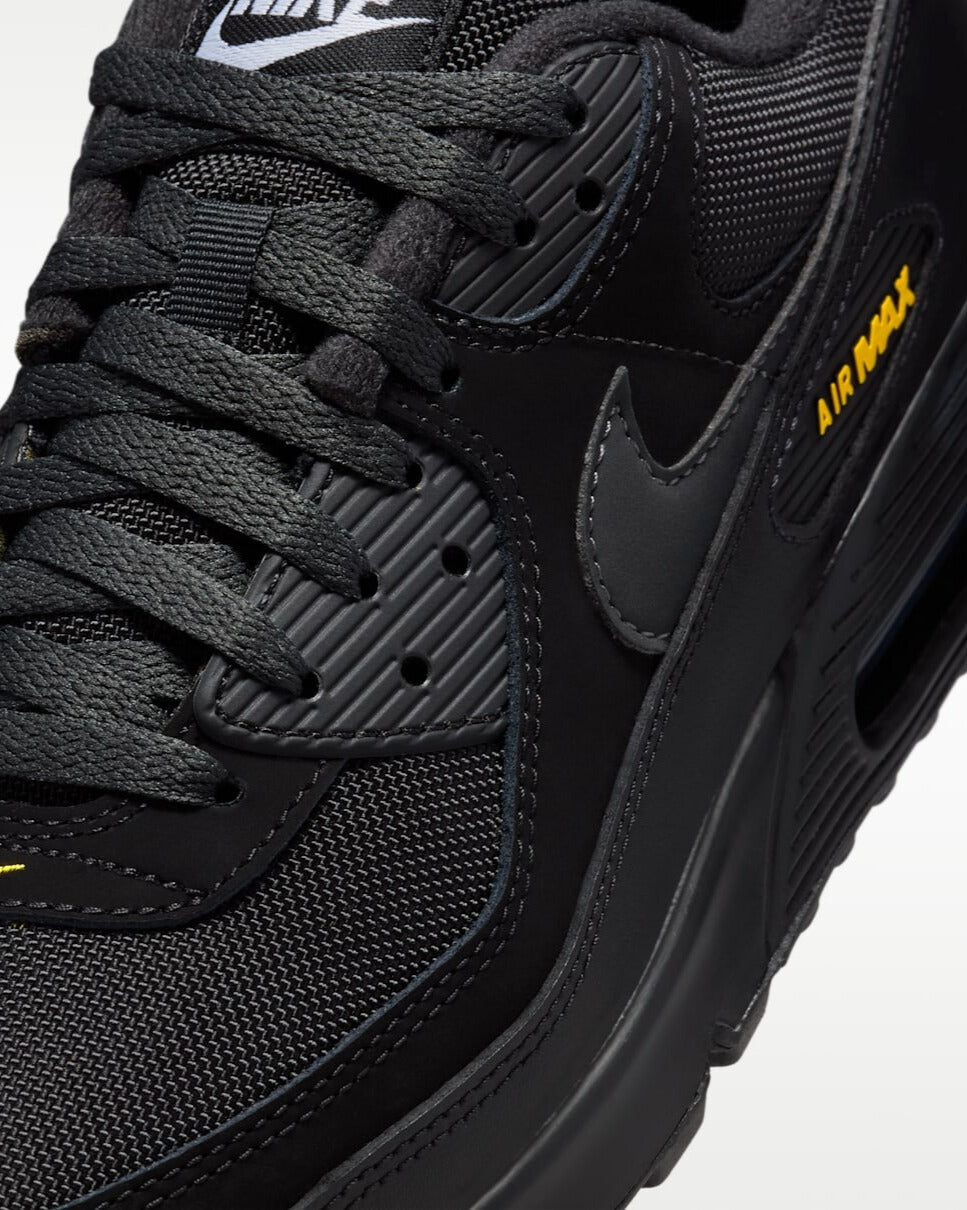 AM 90 Retro Sneakers