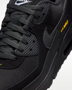 AM 90 Retro Sneakers